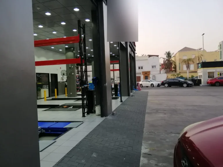 إنشاء وتجهيز مركز خدمة سيارات - مشروع 2