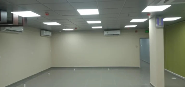 تشطيب محل تجاري بالأسقف والتكييف - مشروع 5